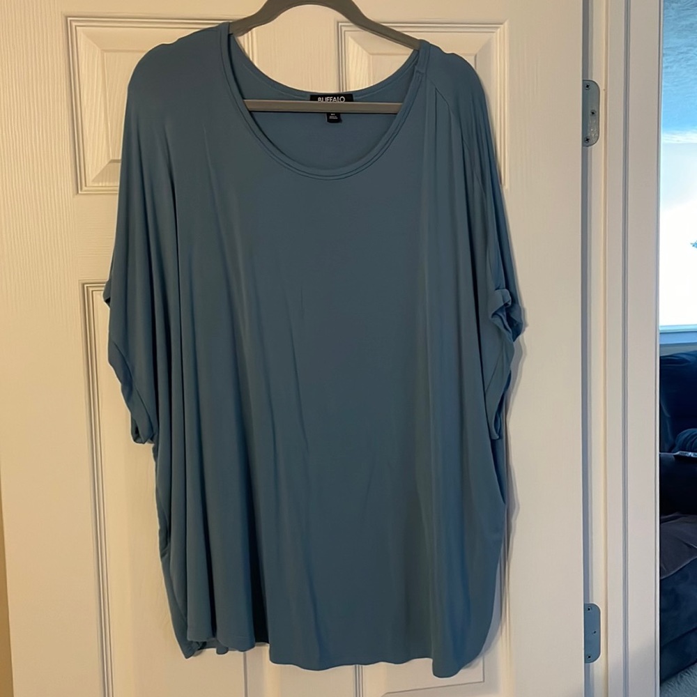 Buffalo David Bitton Top.  Never worn but tags have been removed.
